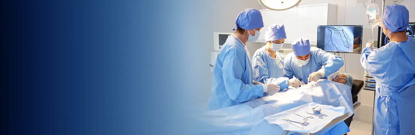 Médicos fazendo cirurgia