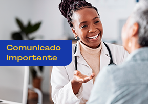 Dra sorrindo para a paciente.