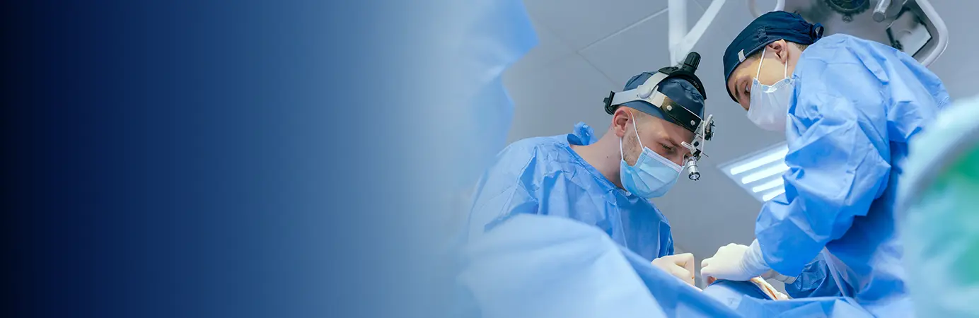 Paciente em conversa com médico durante consulta